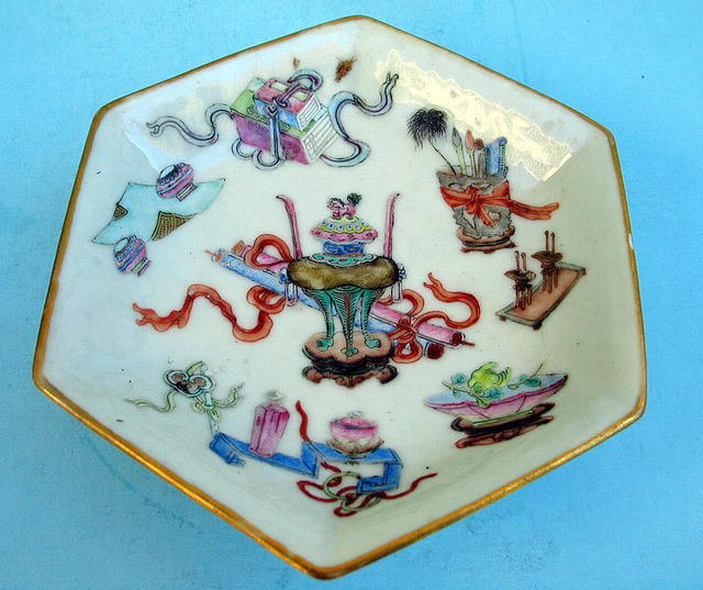 TONGZHI MARK AND PERIOD FOOTED BOWL QUALITY WORK