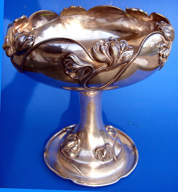 STRONG ART NOUVEAU SILVER PLATE VICTOR QUAD TAZZA