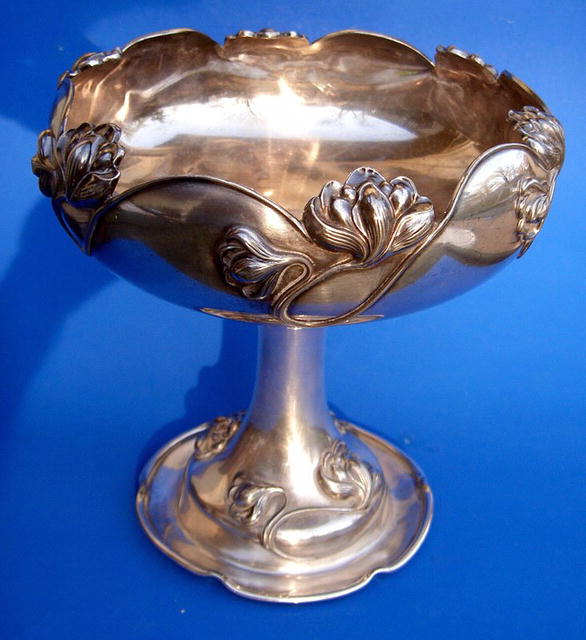 STRONG ART NOUVEAU SILVER PLATE VICTOR QUAD TAZZA