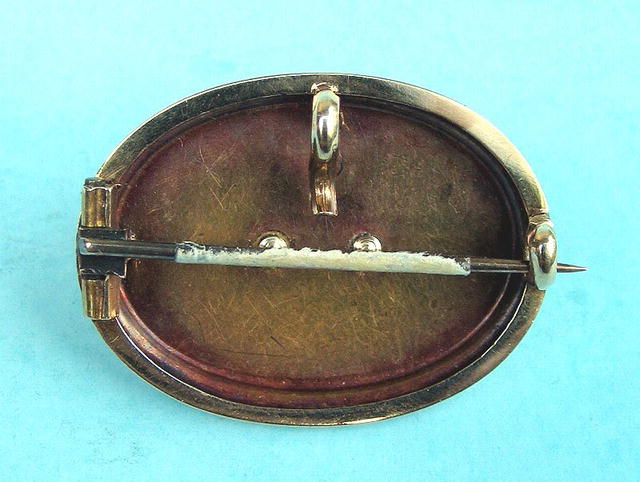 NICE VICTORIAN PIN / BROOCH ETRUSCAN FINISH WITH LOOP