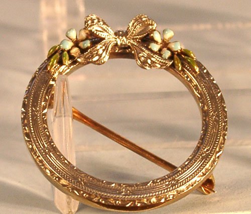 KREMENTZ 14K ENAMELED WREATH PIN 1900