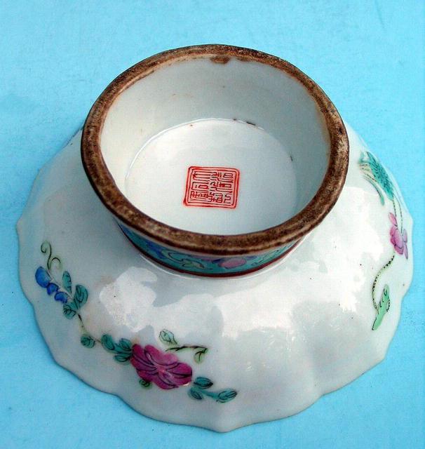 CHINESE TONGHZI TUNG CHI MARK AND PERIOD FOOTED STAND