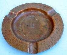 EARLY ROYCROFT HAND HAMMED ASHTRAY WITH IMPRESSED MARK