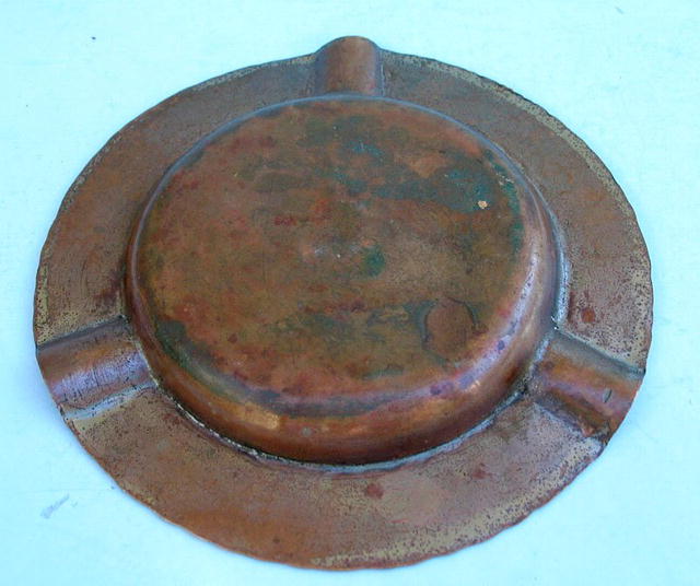 EARLY ROYCROFT HAND HAMMED ASHTRAY WITH IMPRESSED MARK