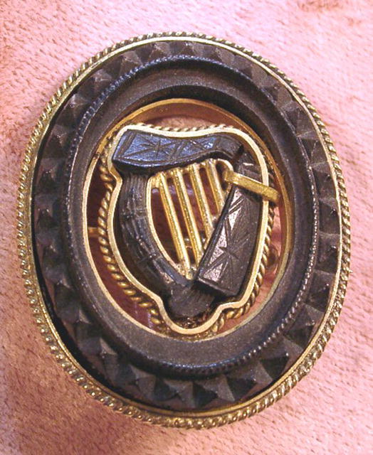 GOOD VICTORIAN IRISH BOG OAK MOURNING PIN QUALITY WORK