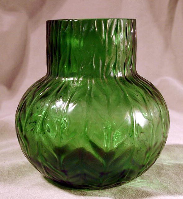 LOETZ STYLE AUSTRIAN ART GLASS VASE