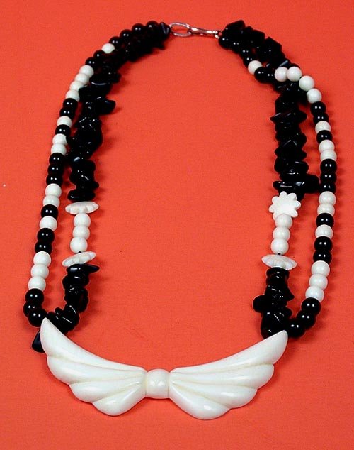 IVORY 40 PIECES ONYX 100s B/W NECKLACE