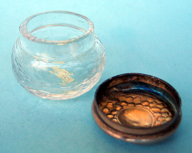 EXCELLENT HAND HAMMERED LOOK GLASS STERLING COVERED