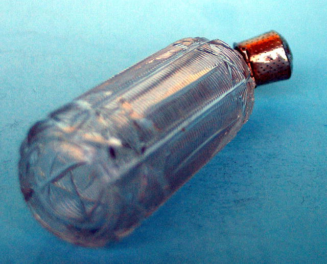 FINE CUT GLASS AND STERLING SCENT BOTTLE QUALITY WORK