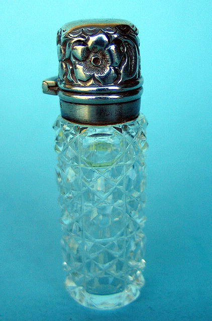 FINE STERLING VICTORIAN CUT GLASS SCENT PERFUME BOTTLE