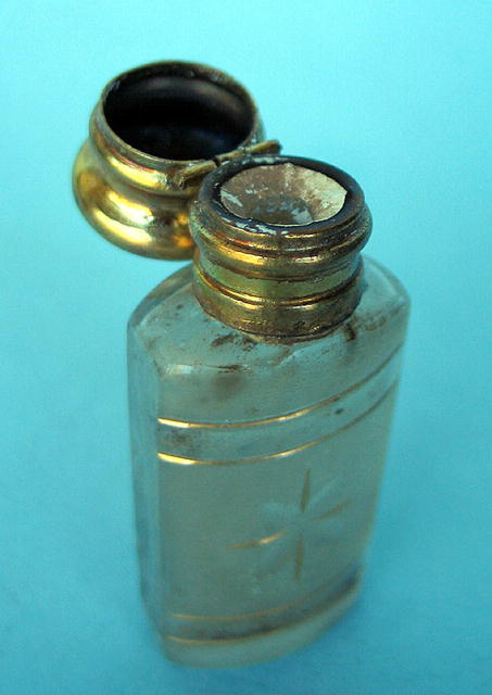 NICE VICTORIAN SCENT PERFUME BOTTLE GILT LID CUT GLASS