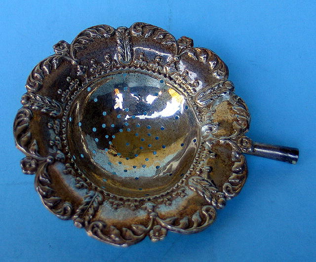 STERLING SILVER VICTORIAN TEA STRAINER CIRCA 1900 FANCY