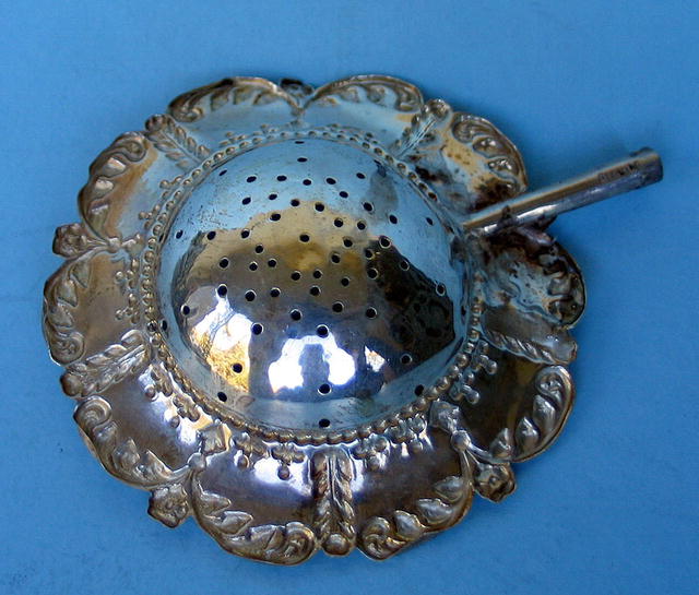 STERLING SILVER VICTORIAN TEA STRAINER CIRCA 1900 FANCY