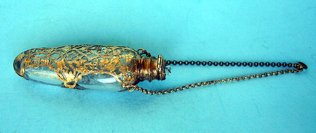 STUNNING FILIGREE PERFUME SCENT BOTTLE CHATLAINE