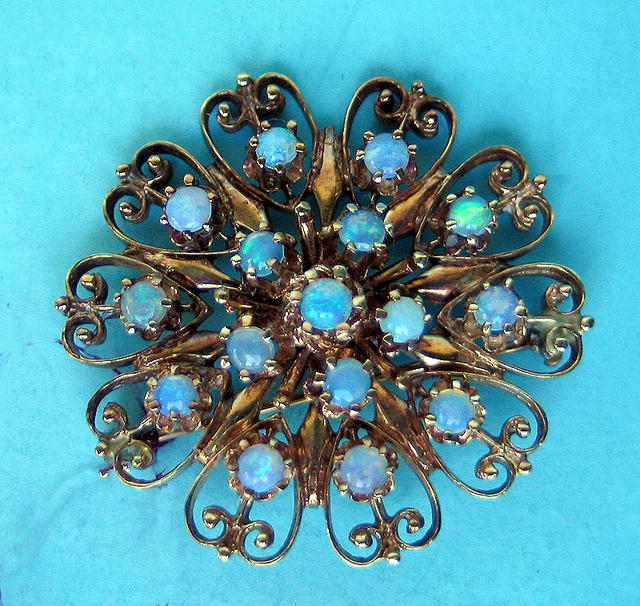 BEAUTIFUL JELLY OPAL AND 14K GOLD PIN BROOCH HALF OUNCE