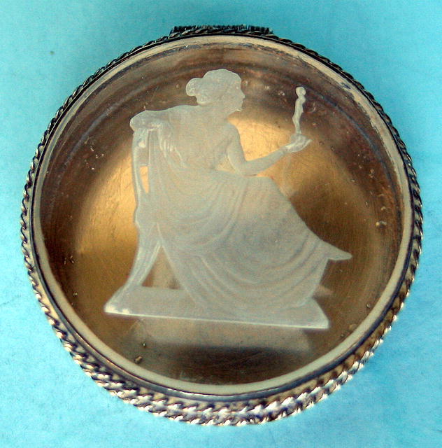 BEAUTIFUL INTAGLIO CARVED STERLING PILL BOX VICTORIAN