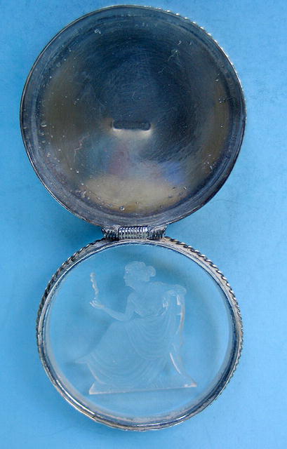 BEAUTIFUL INTAGLIO CARVED STERLING PILL BOX VICTORIAN