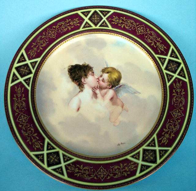 FINE ROYAL VIENNA LIEBESTRAUM SIGNED PLATE W/ CUPID