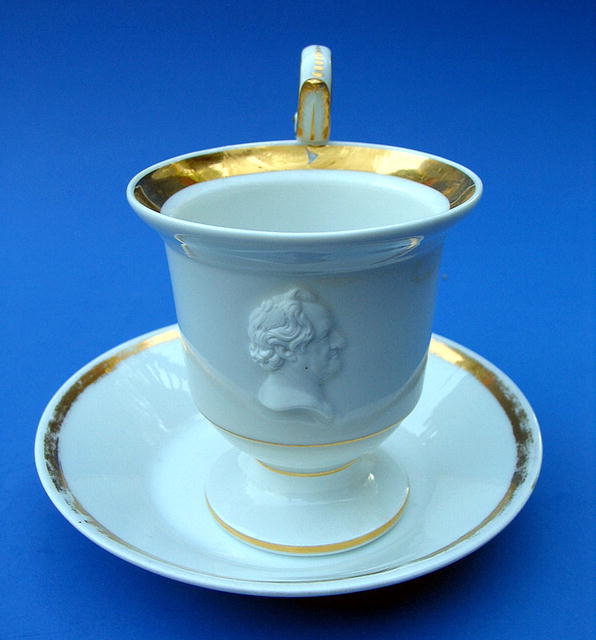 MEISSEN COFFEE CUP WILLIAM GLADSTONE DISRAELI