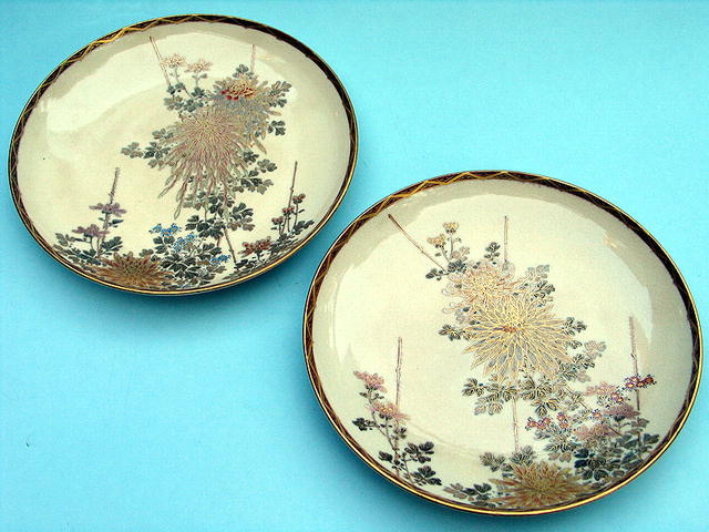 FINE QUALITY PAIR OF SATSUMA PLATES JAPANESE