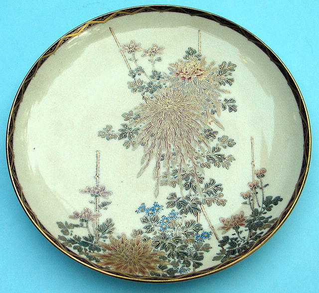 FINE QUALITY PAIR OF SATSUMA PLATES JAPANESE