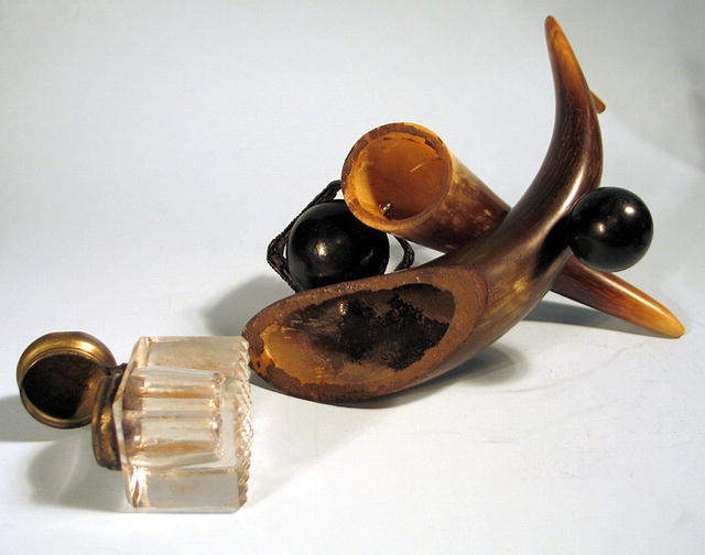 UNUSUAL HORN INK WELL WITH COW HORNS WESTERN