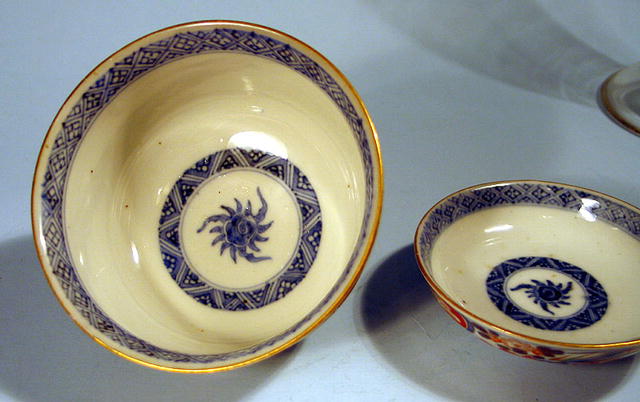FINE IMARI ARITA COVERED BOWL JAPANESE MEIJI ARTIST SIG