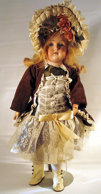KESTNER 196 DIMPLED BISQUE GERMAN DOLL