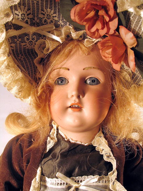 KESTNER 196 DIMPLED BISQUE GERMAN DOLL