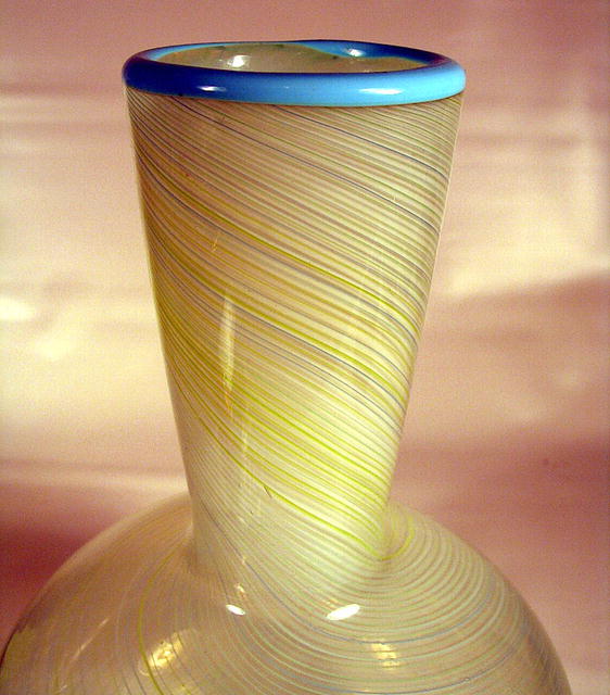 QUALITY MURANO THREADED VASE VENINI SEGUSO ERA