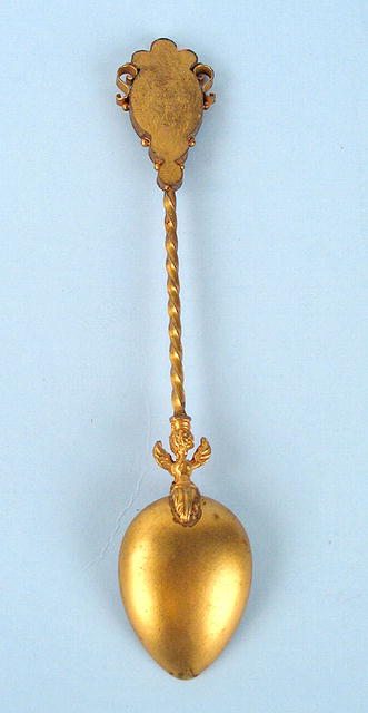 UNUSUAL GILT SPOON WITH CAMEO AND MICROMOSAIC ANGEL