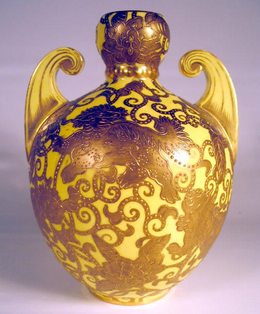 DERBY ENGLISH VASE WITH YELLOW GROUND GILT FOO DOGS