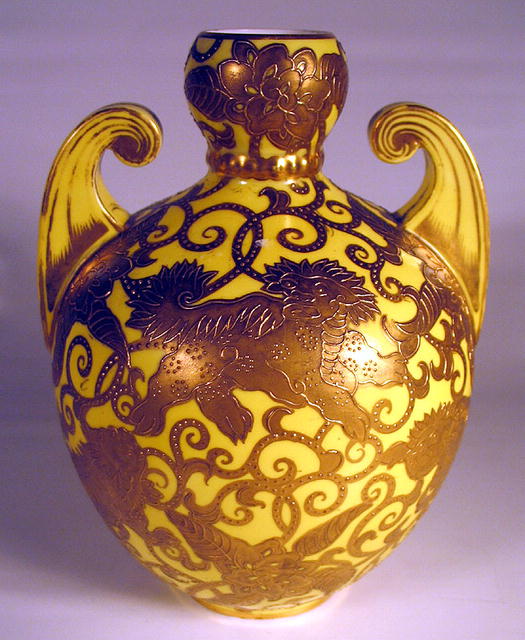 DERBY ENGLISH VASE WITH YELLOW GROUND GILT FOO DOGS