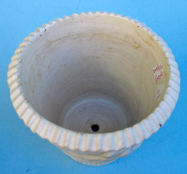 RARE ROSEVILLE DONATELLO WHITE PLANTER TRIAL GLAZE