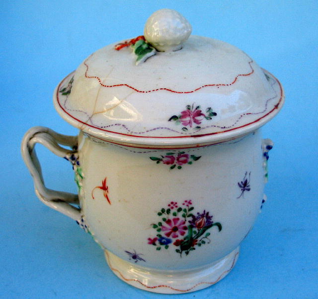 CHINESE EXPORT HANDLED MUG INSECTS COVERED LID