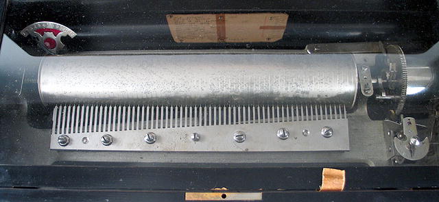 FINE SWISS MUSIC BOX 12 AIR TUNES SIDEWALKS