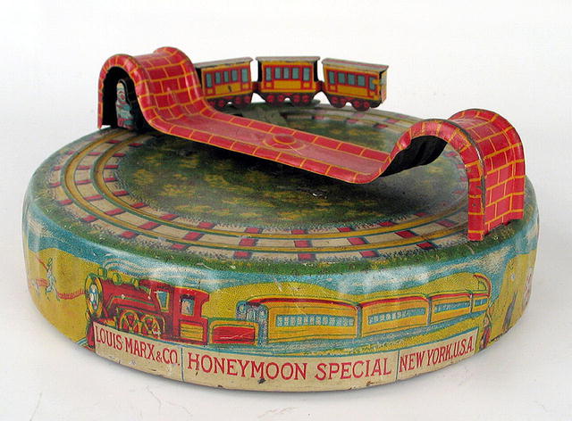 EARLY MARX HONEY-MOON EXPRESS WIND UP TOY RARE SMALLER