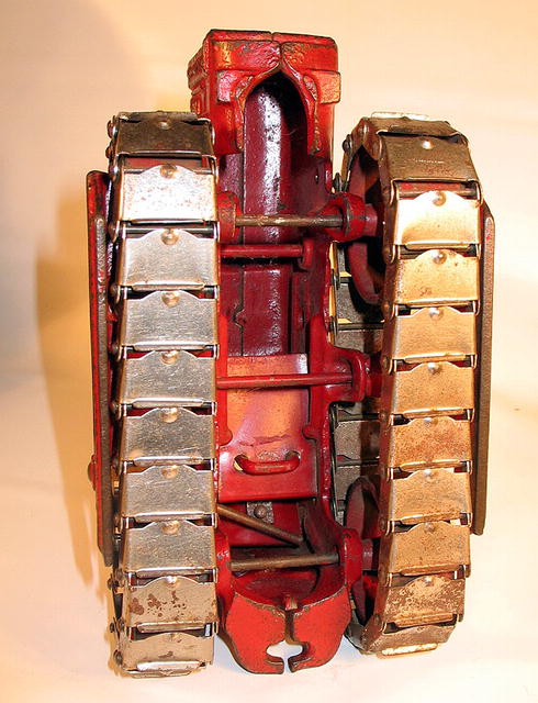 ARCADE INTERNATIONAL TRACTRACTOR CAST IRON TRACTOR
