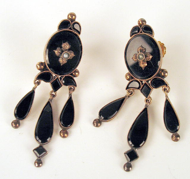 OUTSTANDING VICTORIAN 14K GOLD EARRINGS ONYX DANGLES