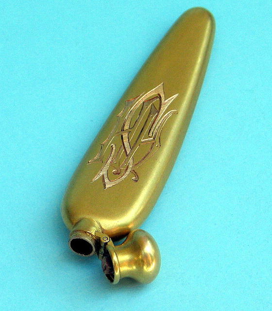 FINE 14K GOLD VICTORIAN SCENT PERFUME BOTTLE LAYDOWN