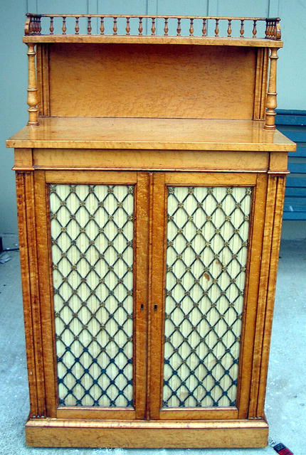 IMPORTANT SATINWOOD REGENCY CHIFFONIER ORIGINAL NICE
