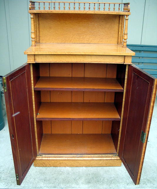 IMPORTANT SATINWOOD REGENCY CHIFFONIER ORIGINAL NICE