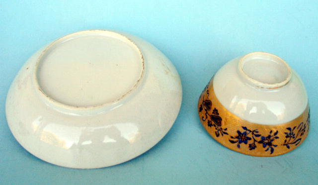 18th/19th C CHINESE TEABOWL AND SAUCER KAKIEMON STYLE
