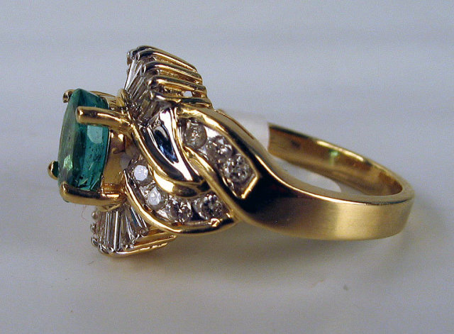 SUPERB 1.2 CARAT EMERALD 34 DIAMOND BAGUETTE 14K RING