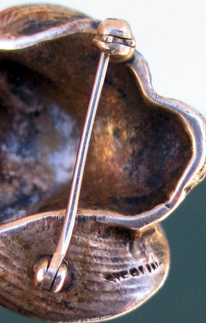 Very nice and well done silver pin or brooch of a 1900s woman with a great hat on. About 1.5