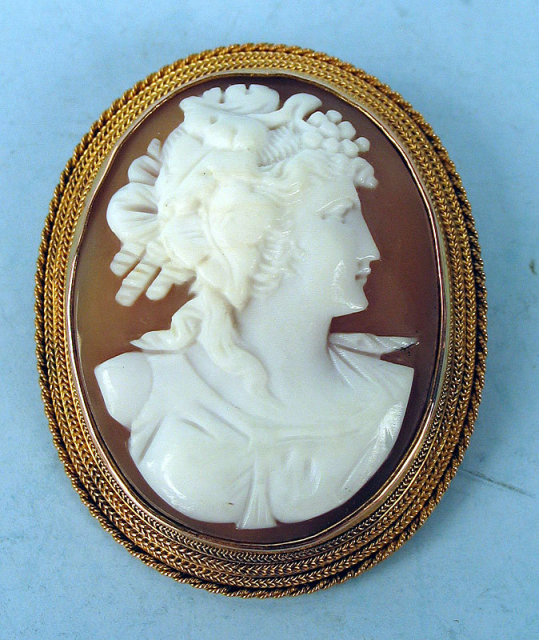 VICTORIAN 14K GOLD CAMEO DATED 1858