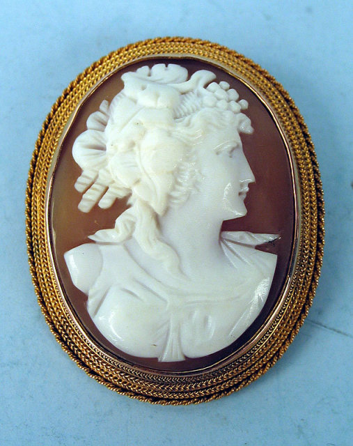 VICTORIAN 14K GOLD CAMEO DATED 1858