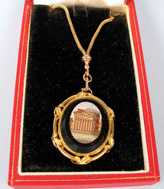 OUTSTANDING 14K GOLD MICROMOSAIC PENDANT AND CHAIN 1870s