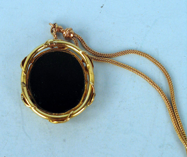 OUTSTANDING 14K GOLD MICROMOSAIC PENDANT AND CHAIN 1870s