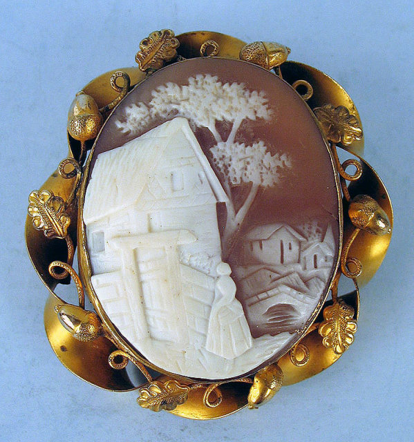 INTERESTING VILLAGE SCENE ANTIQUE CAMEO WOMAN IN TOWN ACORNS LEAVES GOLD FRAME